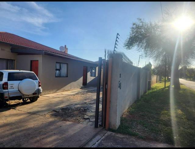 10 BEDROOM HOUSE FOR SALE IN ROODEPOORT